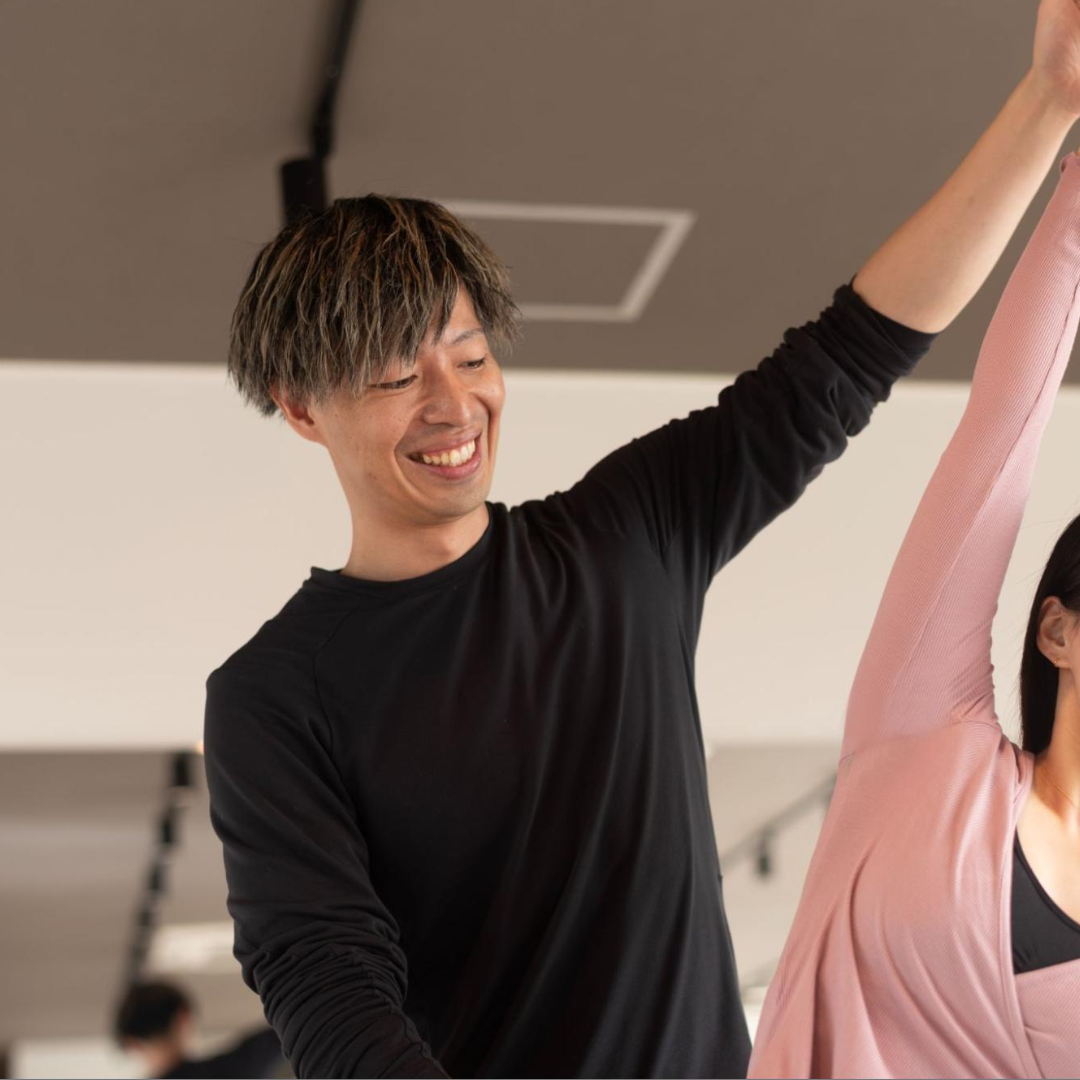 「お客様の目線に立ち指導したい」と語るピラティスインストラクターがすすめるソックスと足元の重要性｜ピラティススタジオDEP和歌山店代表・藤岡凌さんインタビュー