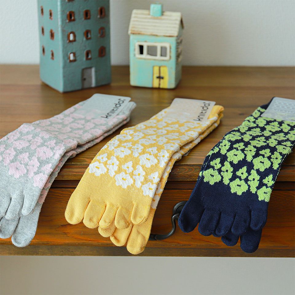 knitido+から新作「フラワー柄」登場！春の足元を華やかに彩る