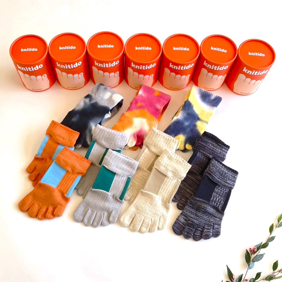 冬の贈り物に気持ちを添えて。ホリデーシーズンに選びたい5本指ソックスギフト